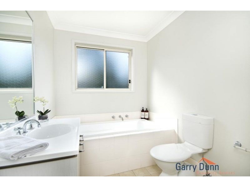 16 Margate Ave, Holsworthy NSW 2173