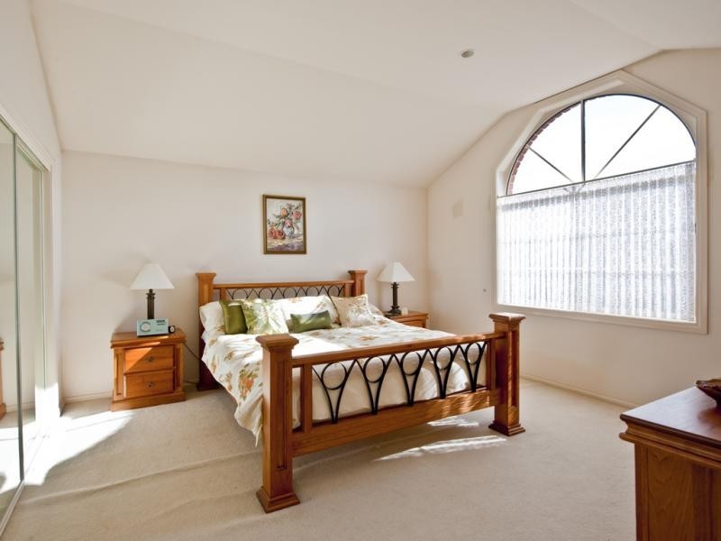 9 Kane Place, Casula NSW 2170