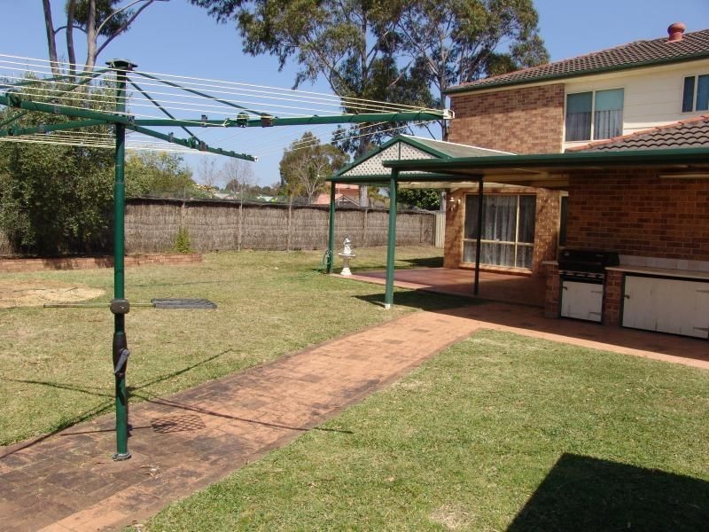 2 Elderslie Court, Wattle Grove NSW 2173