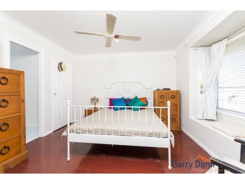 21 Castlerock Court, Wattle Grove NSW 2173