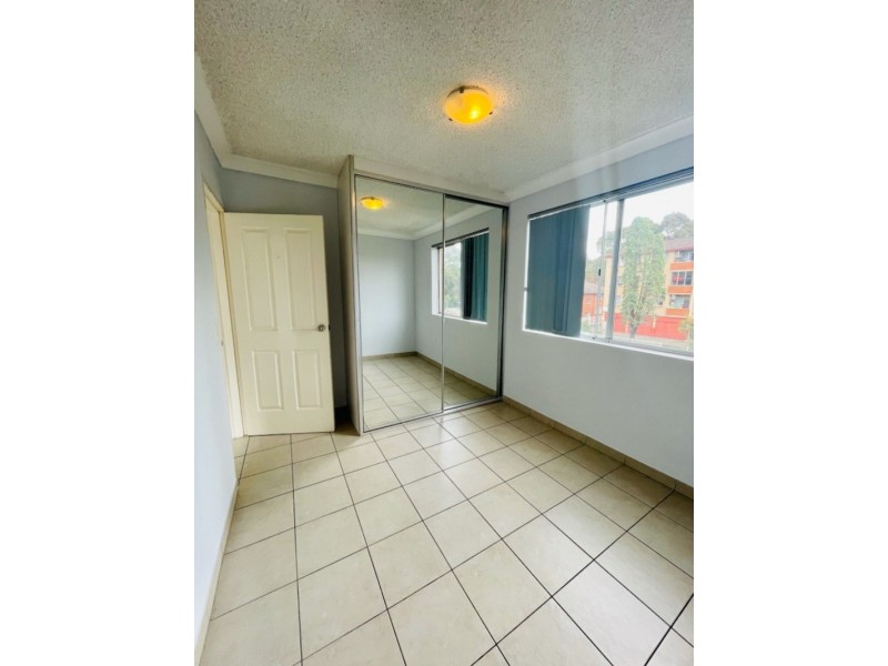 8/10 Drummond Street, Warwick Farm NSW 2170