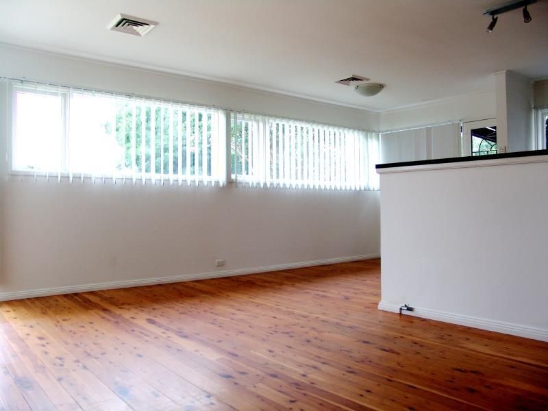33 Birdwood Avenue, Wattle Grove NSW 2173