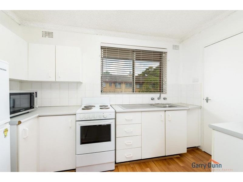 9/5 Drummond Street, Warwick Farm NSW 2170