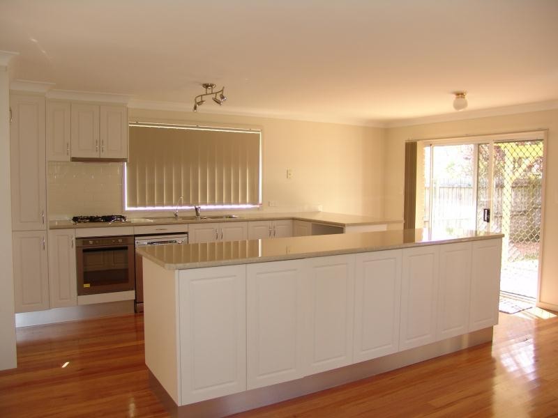 15 Castlerock Court, Wattle Grove NSW 2173