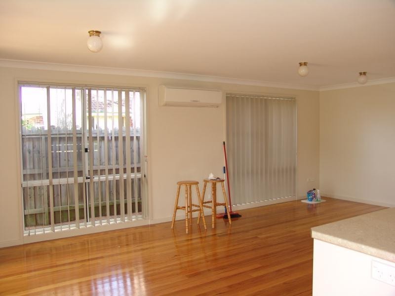 15 Castlerock Court, Wattle Grove NSW 2173