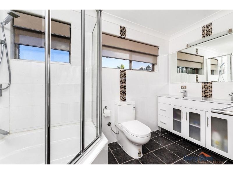 6 Fitzgerald Ave, Hammondville NSW 2170