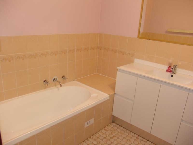 23 Woburn Abbey Court, Wattle Grove NSW 2173