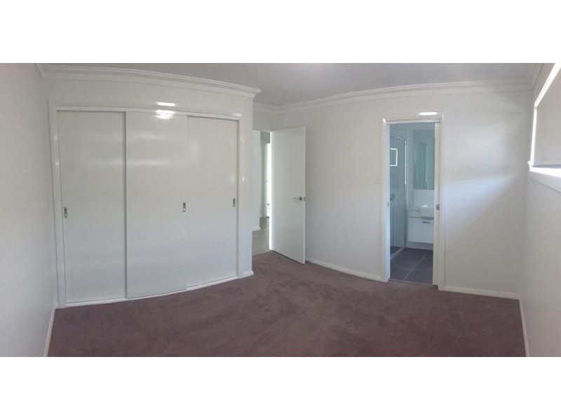 7 Junee Street, Gregory Hills NSW 2557