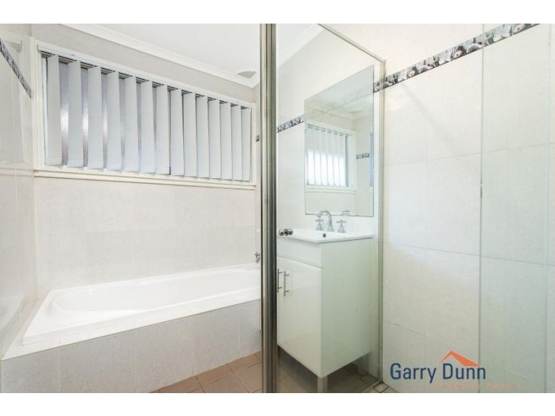 39 Fitzgerald Ave, Hammondville NSW 2170