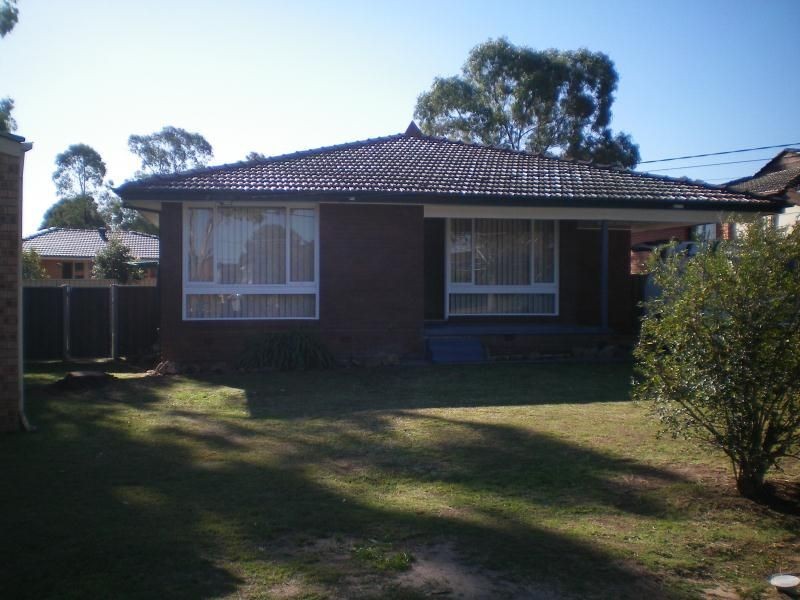 8 Rix Avenue, Hammondville NSW 2170