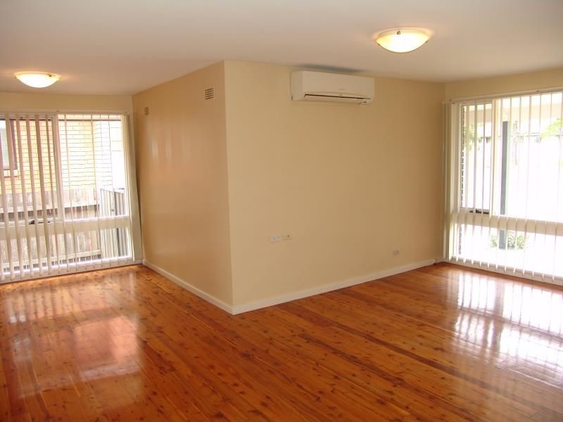 8 Rix Avenue, Hammondville NSW 2170