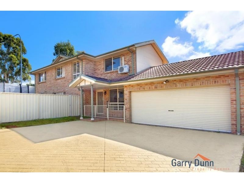 19 White Cliffs Ave, Hoxton Park NSW 2171