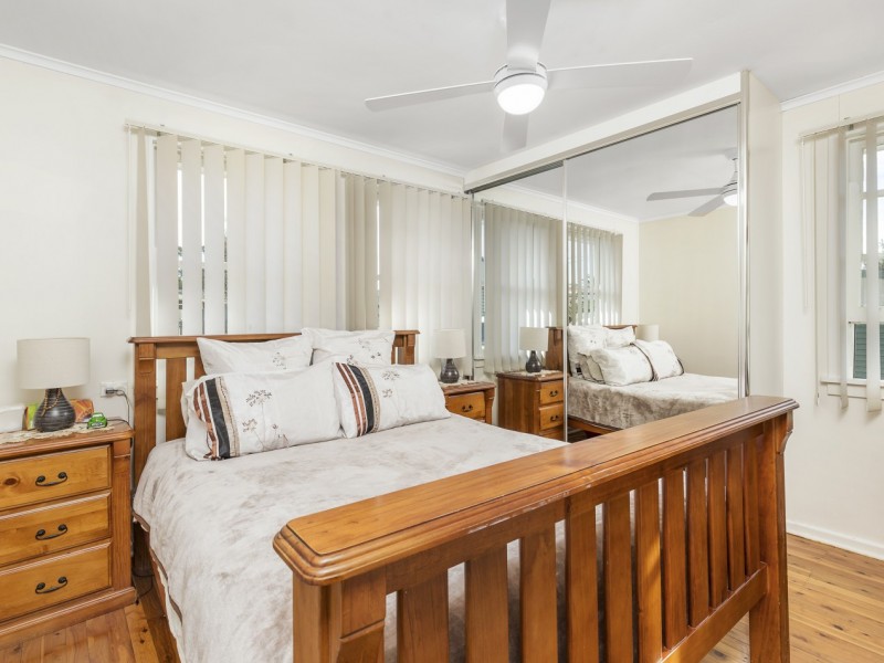 11 Dunrossil Ave, Casula NSW 2170