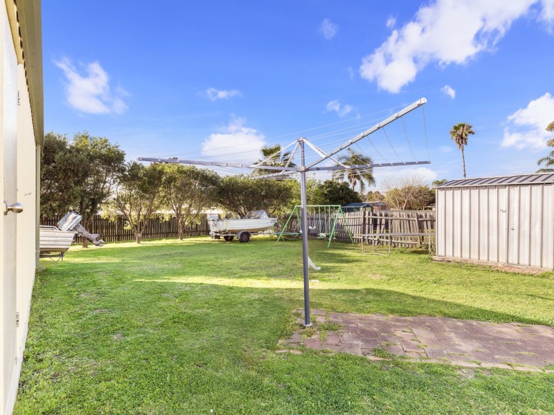 11 Dunrossil Ave, Casula NSW 2170