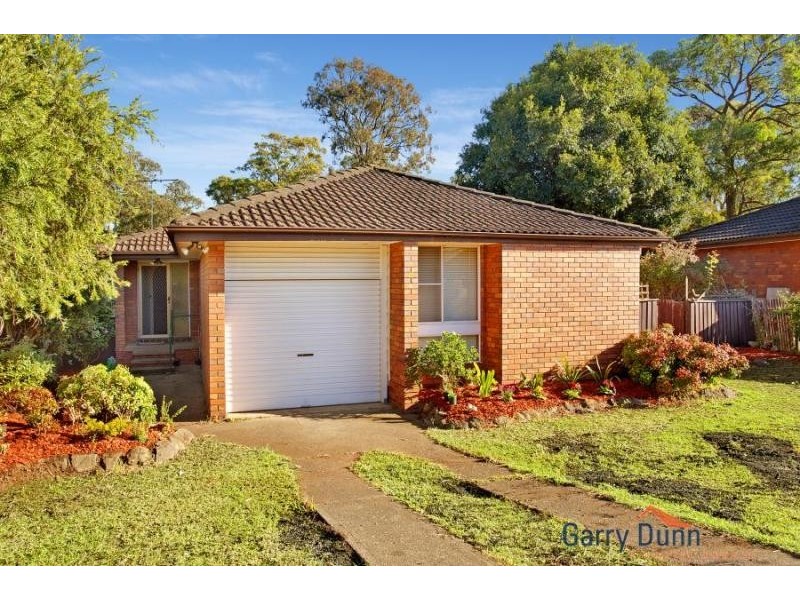 16 Hazel Pl, Ingleburn NSW 2565