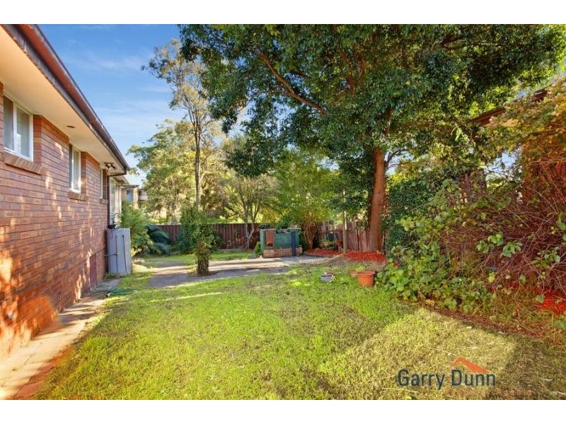 16 Hazel Pl, Ingleburn NSW 2565