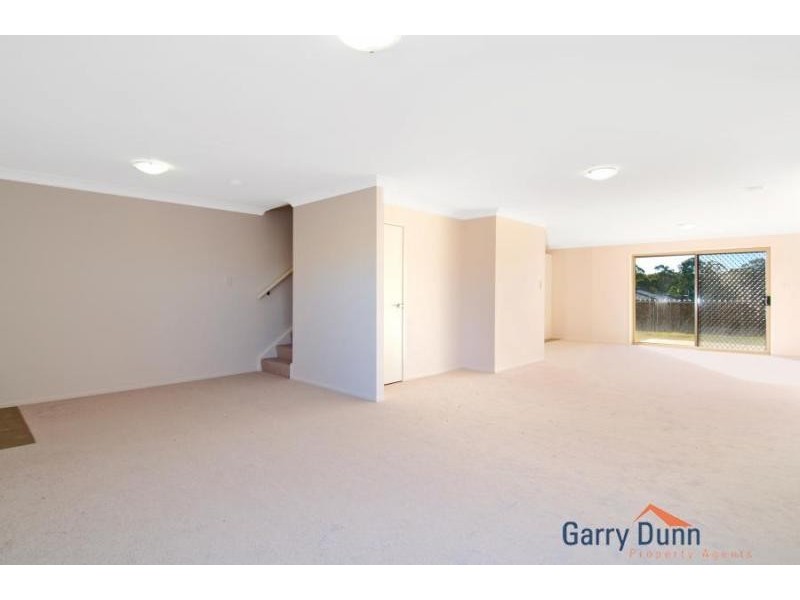 11 Burton Ave, Glenfield NSW 2167