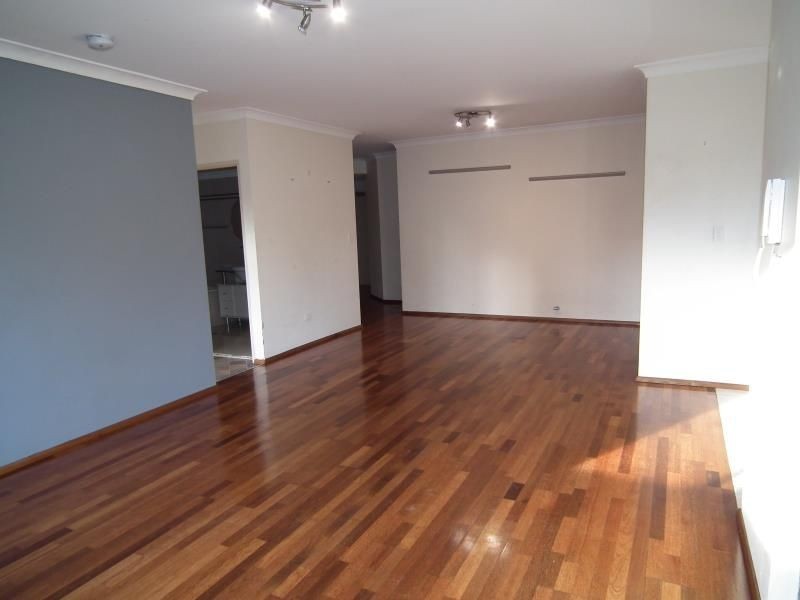 9/211 Mead Place, Chipping Norton NSW 2170