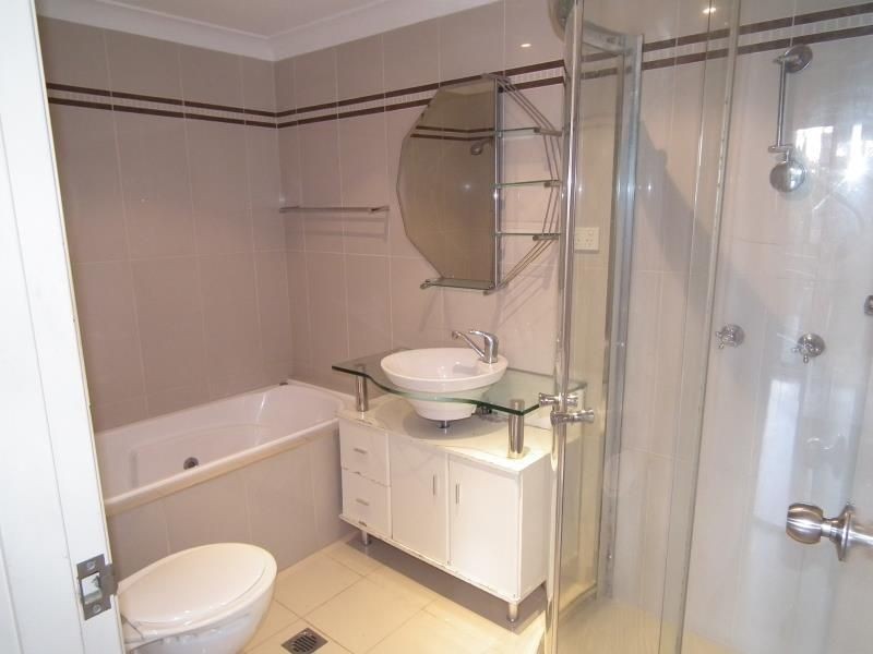 9/211 Mead Place, Chipping Norton NSW 2170