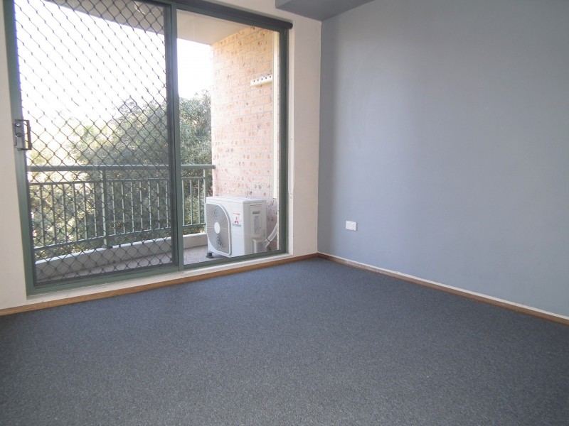 9/211 Mead Place, Chipping Norton NSW 2170