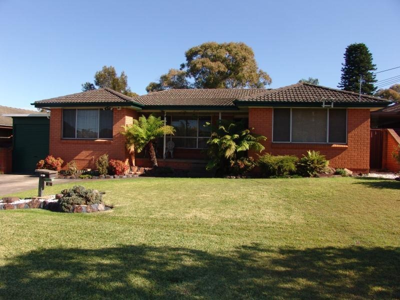 9 Renton Avenue, Moorebank NSW 2170