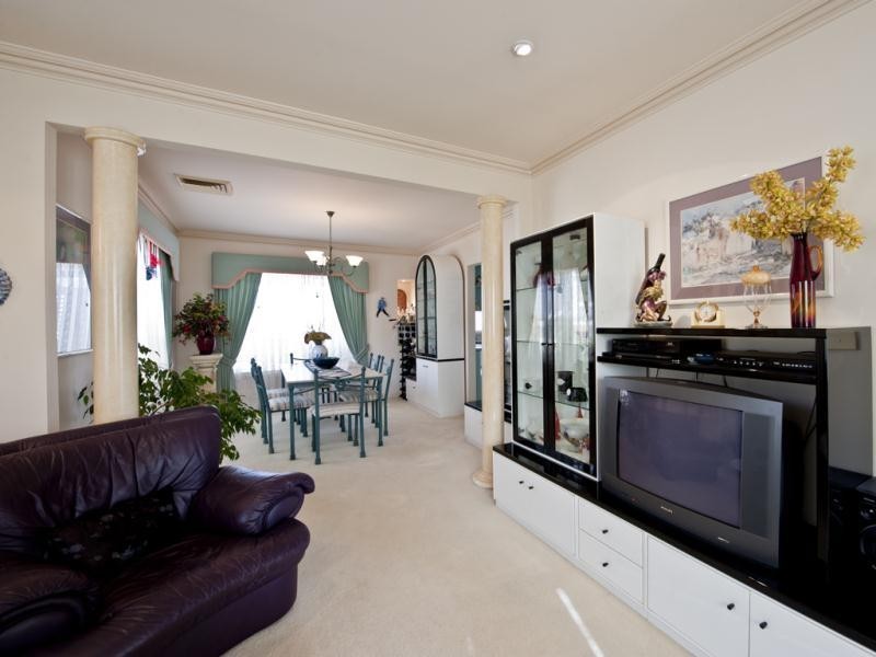 9 Kane Place, Casula NSW 2170