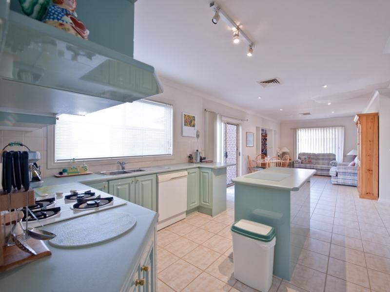 9 Kane Place, Casula NSW 2170