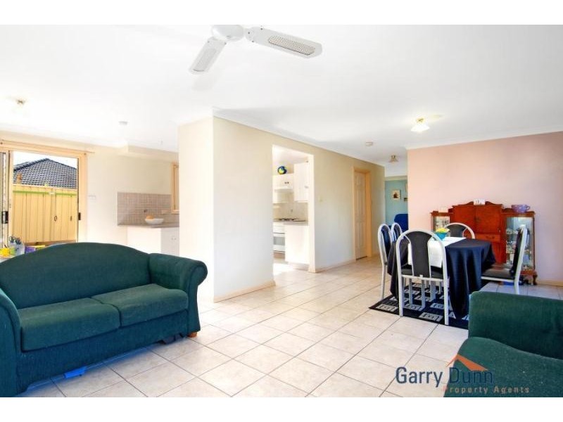 19 White Cliffs Avenue, Hoxton Park NSW 2171