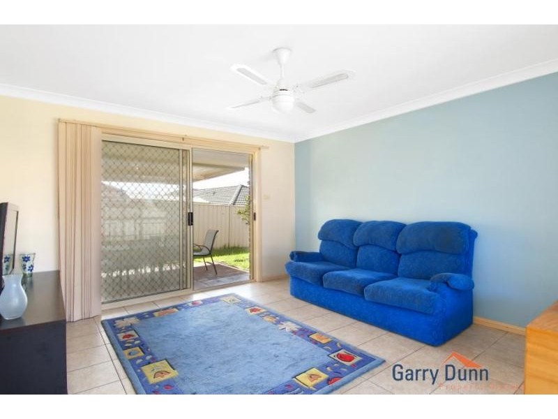 19 White Cliffs Avenue, Hoxton Park NSW 2171