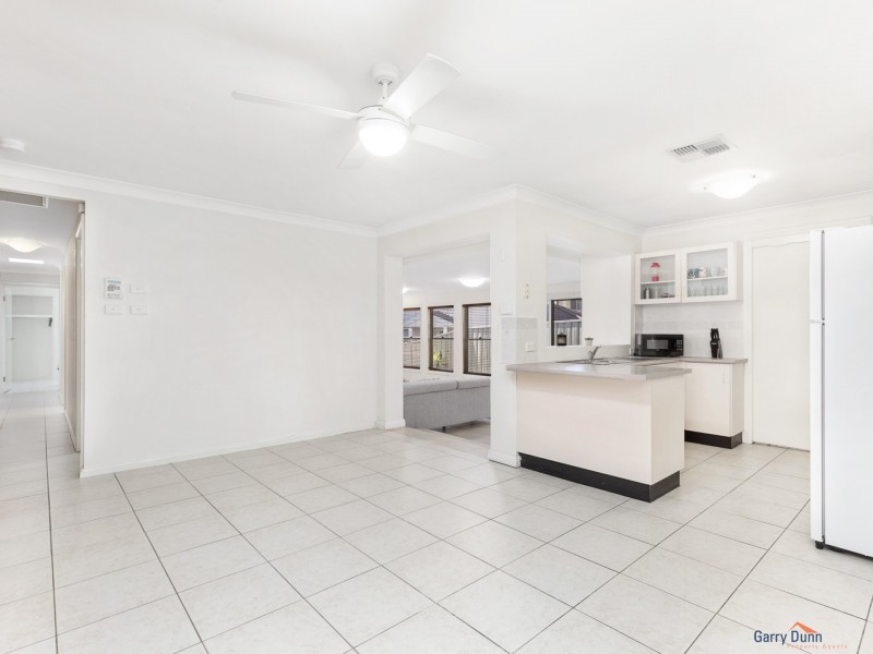 2/12 Marina Cres, Cecil Hills NSW 2171