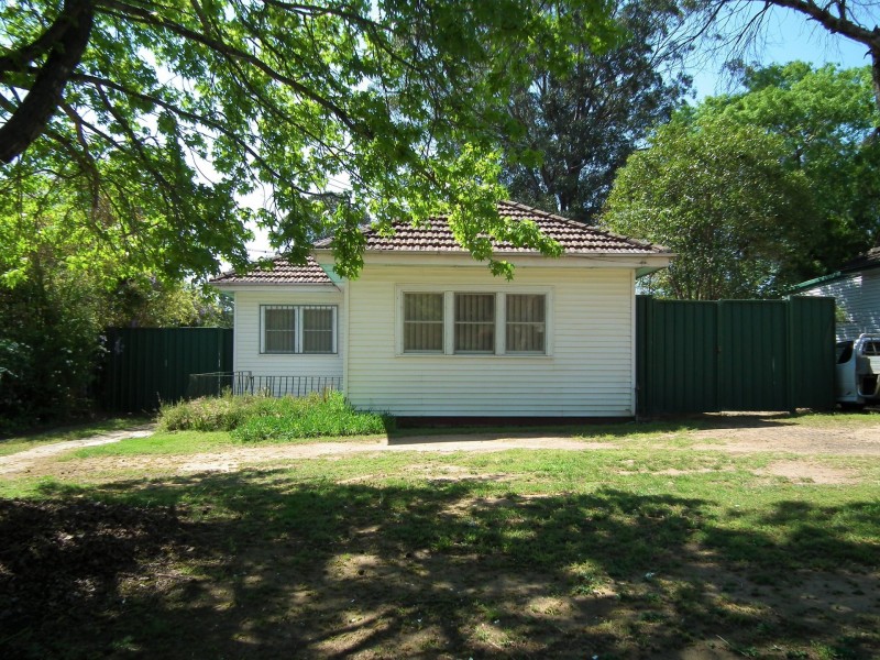 10 Belmont Road, Glenfield NSW 2167