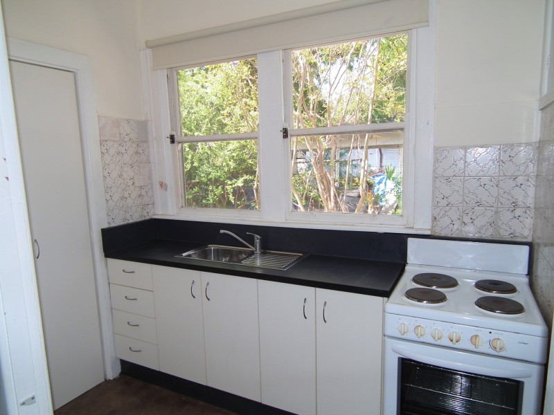 10 Belmont Road, Glenfield NSW 2167