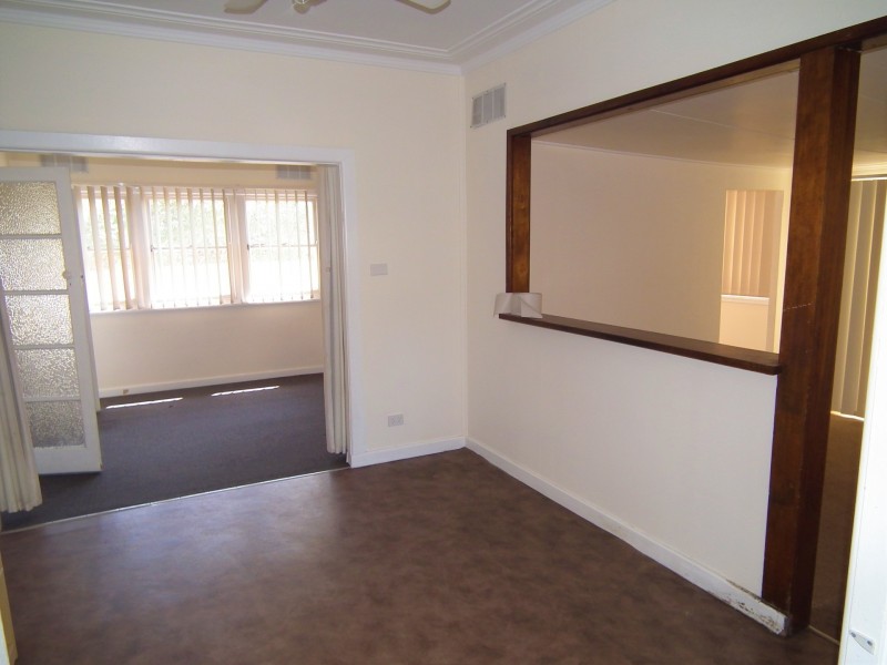 10 Belmont Road, Glenfield NSW 2167