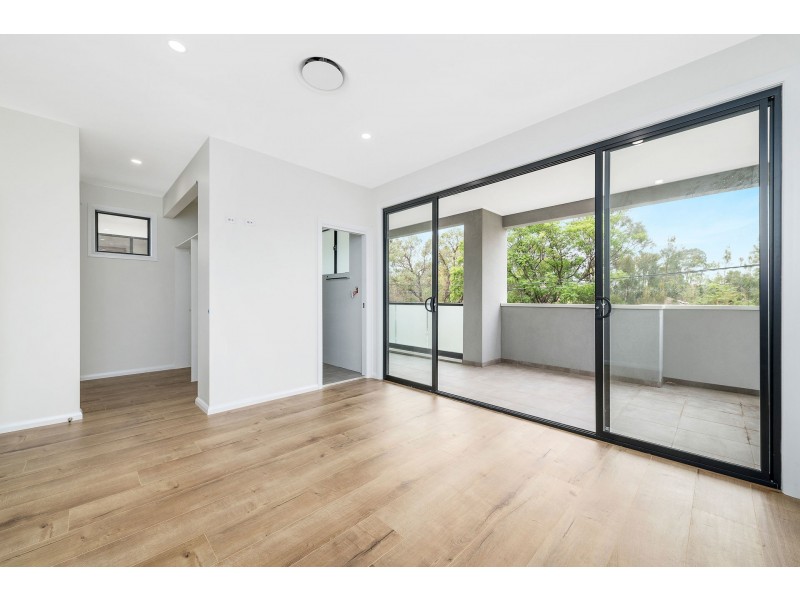 6b Anzac Mews, Wattle Grove NSW 2173