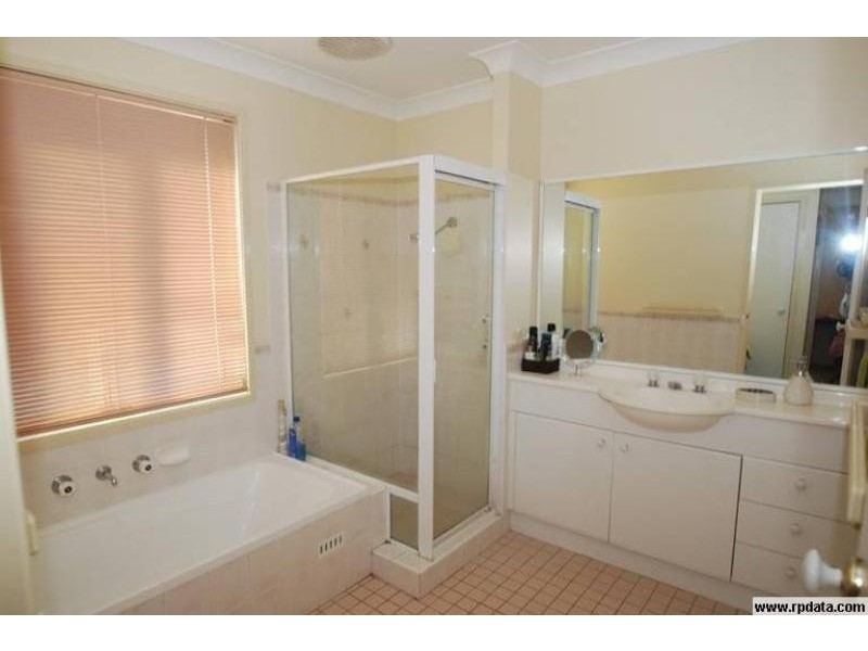 1 Brickendon Court, Wattle Grove NSW 2173