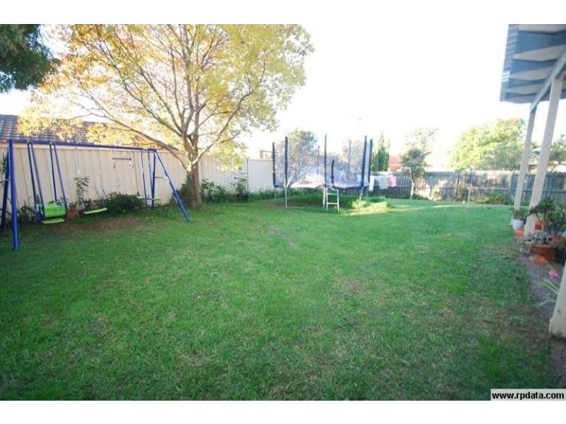 1 Brickendon Court, Wattle Grove NSW 2173