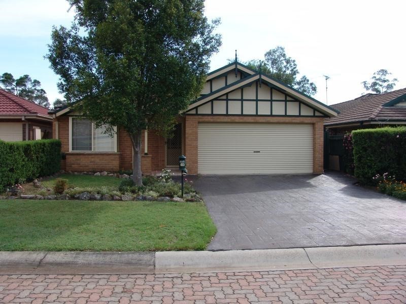 16 Warrego Court, Wattle Grove NSW 2173