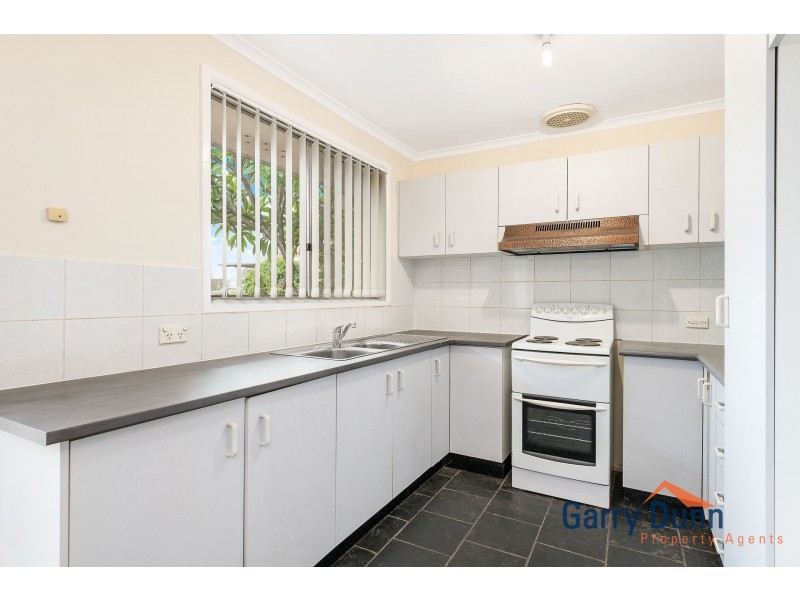 11 Holly Ave, Chipping Norton NSW 2170