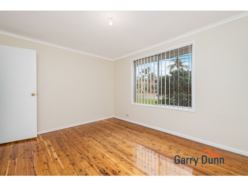 11 Holly Ave, Chipping Norton NSW 2170
