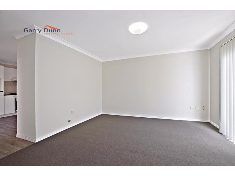 37 Woburn Abbey Crt, Wattle Grove NSW 2173