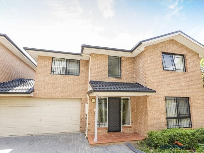 2/62 Ikara Crescent, Moorebank NSW 2170