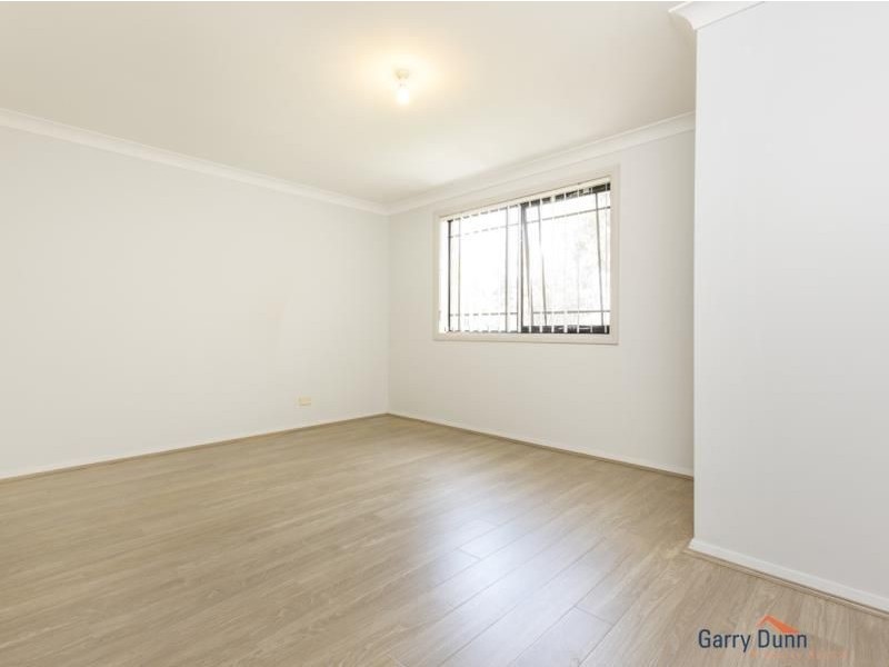 2/62 Ikara Crescent, Moorebank NSW 2170