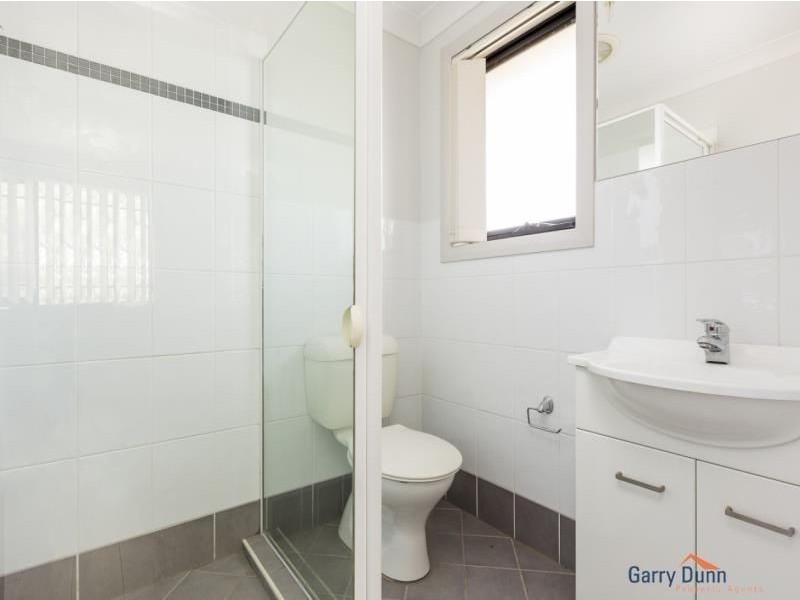 2/62 Ikara Crescent, Moorebank NSW 2170