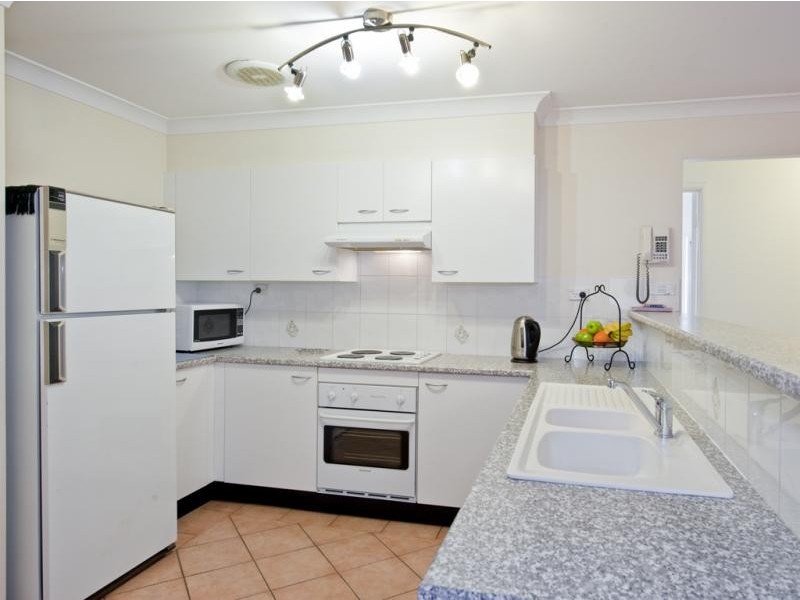 8 Bergalia Close, Prestons NSW 2170