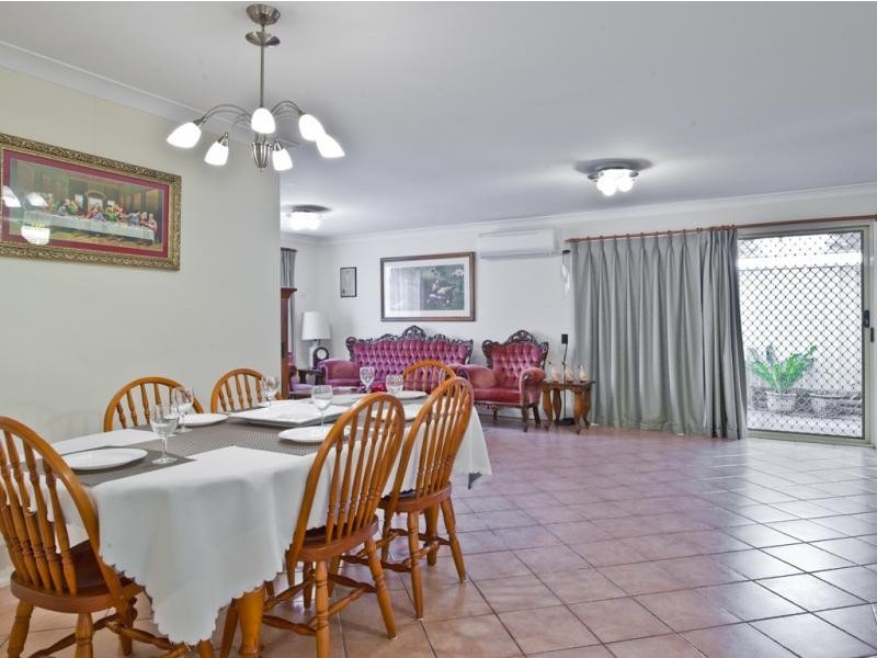 8 Bergalia Close, Prestons NSW 2170