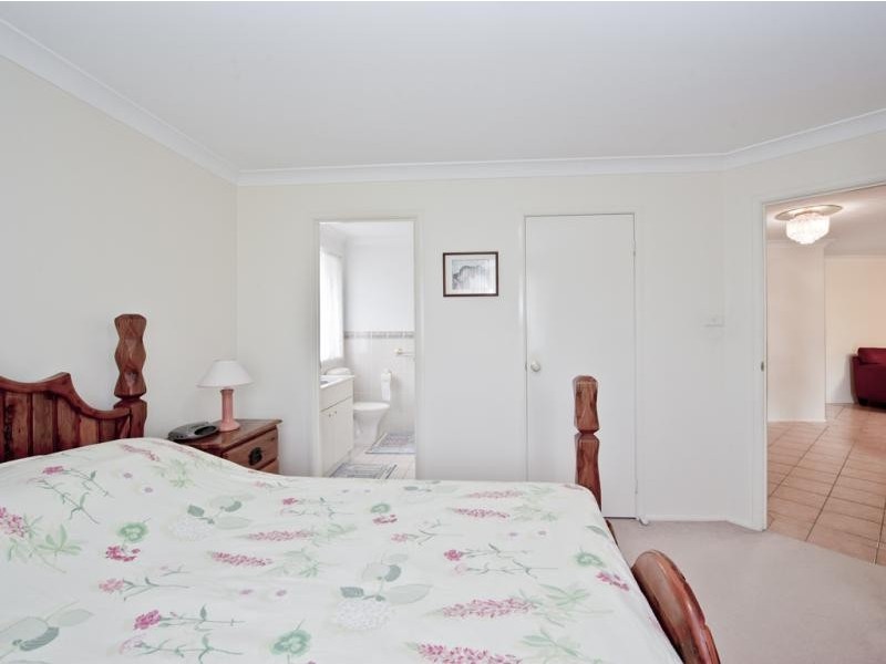 8 Bergalia Close, Prestons NSW 2170