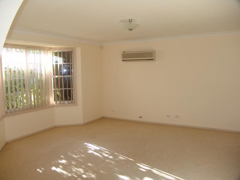 10 Glen Alpine Drive, Glen Alpine NSW 2560