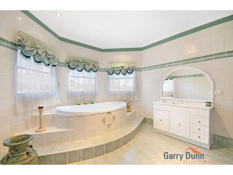 Wattle Grove NSW 2173