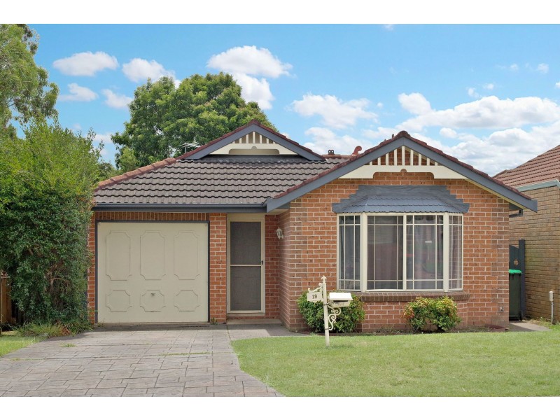 19 Trentham Park Court, Wattle Grove NSW 2173