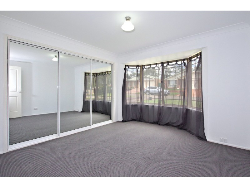 19 Trentham Park Court, Wattle Grove NSW 2173